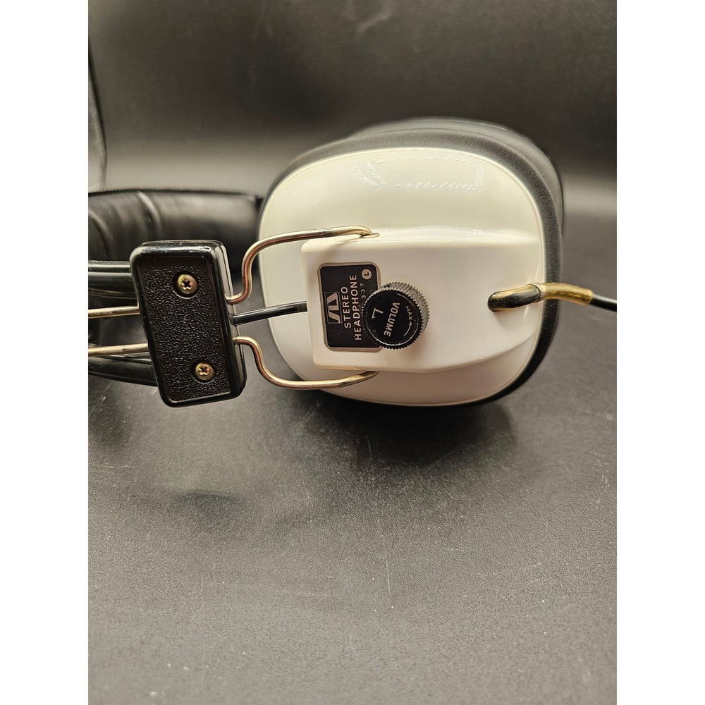 Vintage Sennheiser Model 337 Stereo Headphones White Black Wired Over Ear Gear